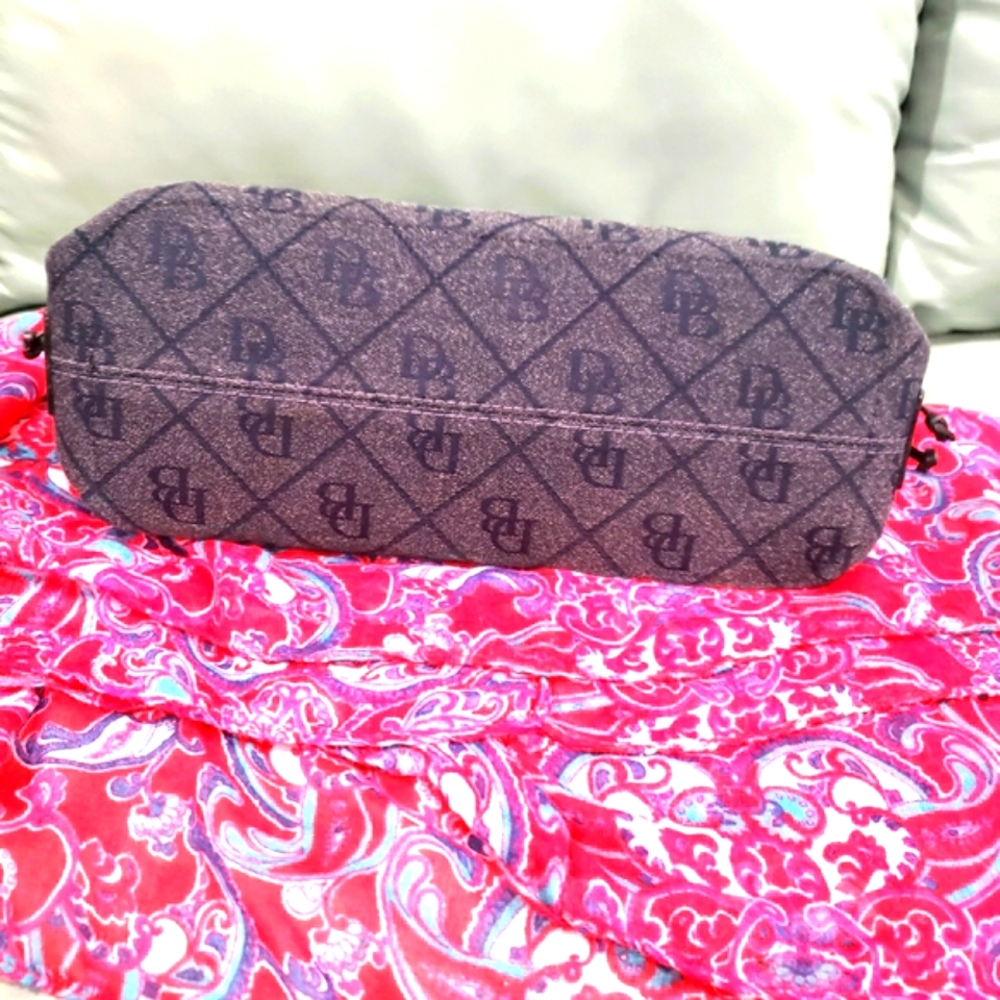 EUC DOONEY BOURKE SIGNATURE JACQUARD SATCHEL. - Picture 5 of 16